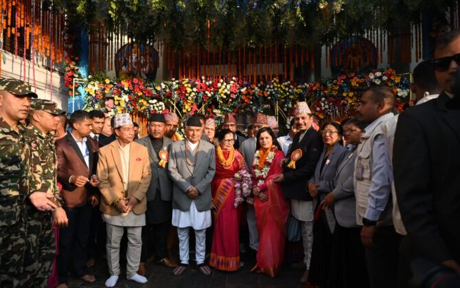 पशुपतिनाथ मन्दिरमा पुगेर राष्ट्रपति पौडेलले गरे पूजा