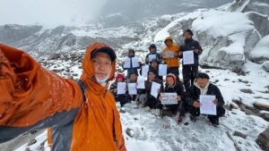 हिमतालको जोखिम न्यूनीकरणसहितका माग राख्दै मनास्लु बेसक्याम्पमा आमरण अनशन